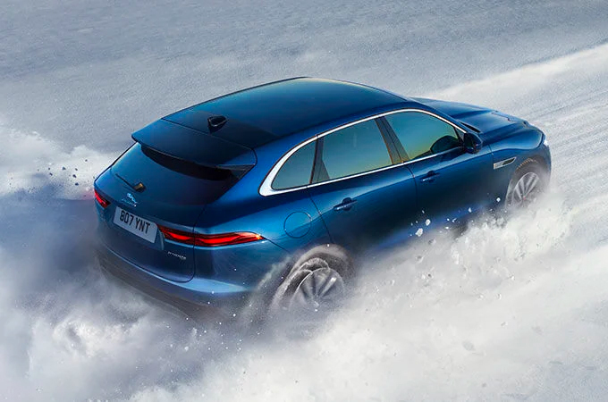 F-pace-winter-AWD