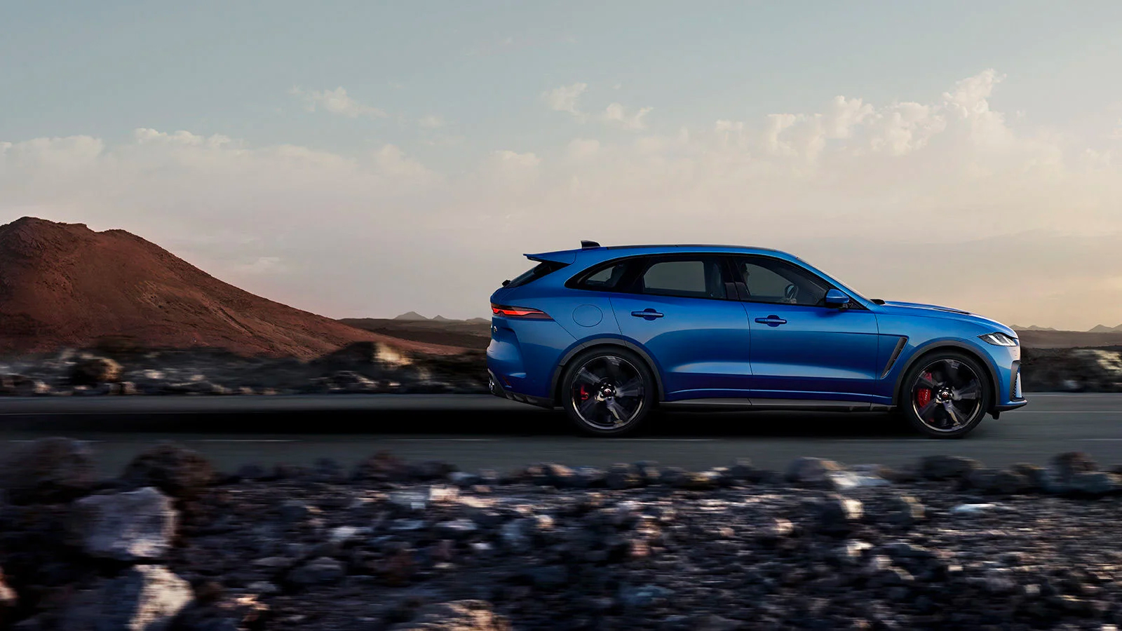 Jaguar-F-pace-SVR-Blue